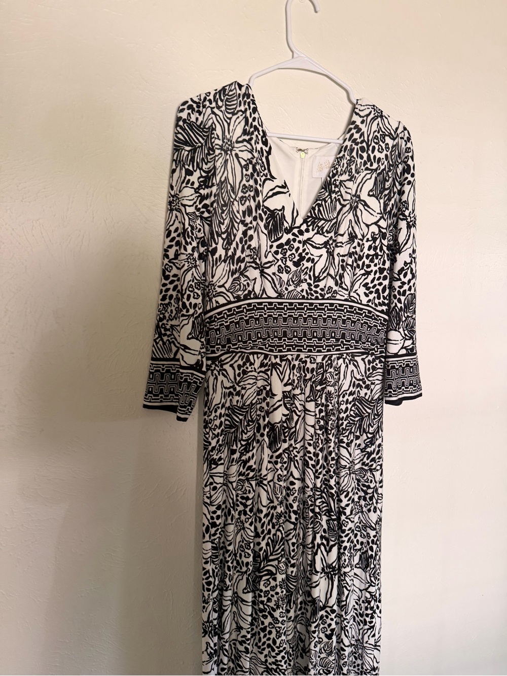 Lilly Pulitzer Roslynne V-Neck Maxi Dress - Picture 3 of 8